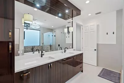 2325 NE 28th St, Lighthouse Point, FL 33064 - Photo 24