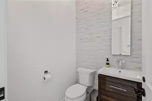 2325 NE 28th St, Lighthouse Point, FL 33064 - Photo 20