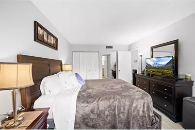 3090  Holiday Springs Blvd, Unit #306, Margate, FL 33063 - Photo 6