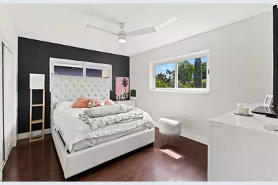 341 NE 49th St, Fort Lauderdale, FL 33334 - Photo 14