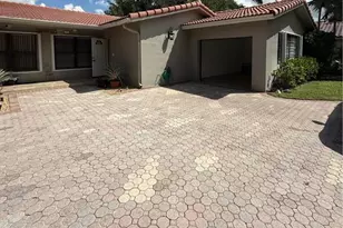 11471 NW 33rd St, Coral Springs, FL 33065 - Photo 1