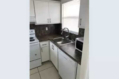 8110  Sunrise Lakes Blvd, Unit #309, Sunrise, FL 33322 - Photo 16