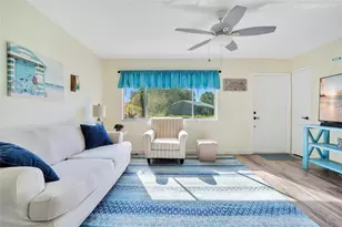 808 SW Belmont Cir, Port Saint Lucie, FL 34953 - Photo 4
