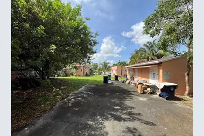 22 SW 11th St, Dania Beach, FL 33004 - Photo 16