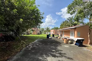 22 SW 11th St, Dania Beach, FL 33004 - Photo 16