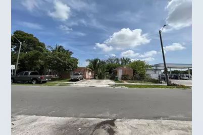 22 SW 11th St, Dania Beach, FL 33004 - Photo 22