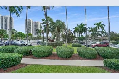 3333 NE 34 Street #109, Fort Lauderdale, FL 33308 - Photo 2