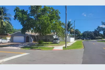 616 SE 8th Avenue, Deerfield Beach, FL 33441 - Photo 2
