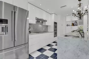 8045 Eastlake Dr, Boca Raton, FL 33433 - Photo 6