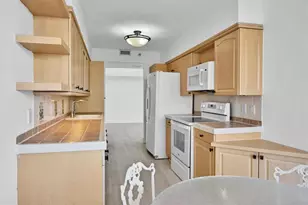 3640 Yacht Club Dr, Aventura, FL 33180 - Photo 10