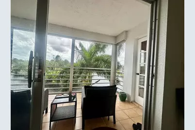 3010 NE 16th Ave, Unit #405, Oakland Park, FL 33334 - Photo 2