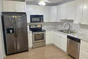 339 Knotty Pine Cir, Greenacres, FL 33463 - Photo 8