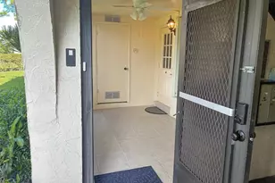 339 Knotty Pine Cir, Greenacres, FL 33463 - Photo 4