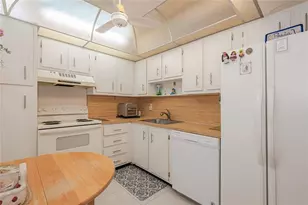 1100 Sant Charles Pl Unit, Pembroke Pines, FL 33026 - Photo 10