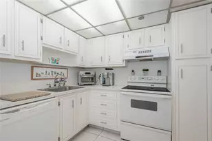 1300 Saint Charles Pl # L20 Pembroke Pines Unit, Pembroke Pines, FL 33026 - Photo 12