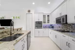 6911 NW 112th Way, Parkland, FL 33076 - Photo 10