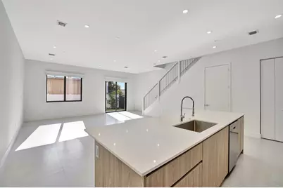 4208 NE 7th Ter, Unit #8, Oakland Park, FL 33334 - Photo 6