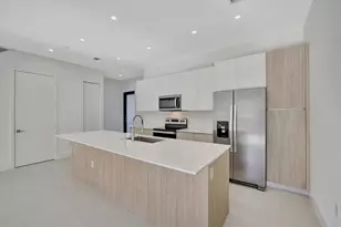 4208 NE 7th Terrace, Oakland Park, FL 33334 - Photo 2