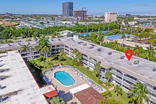 581 Blue Heron Dr, Hallandale Beach, FL 33009 - Photo 32