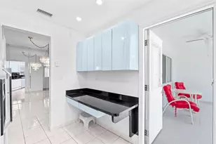 581 Blue Heron Dr, Hallandale Beach, FL 33009 - Photo 6