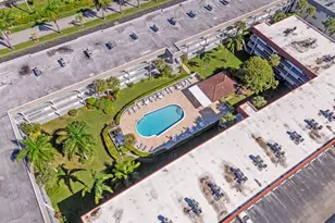 581 Blue Heron Dr, Hallandale Beach, FL 33009 - Photo 28