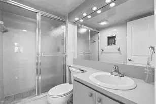 581 Blue Heron Dr, Hallandale Beach, FL 33009 - Photo 18