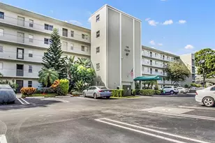 2230 N Cypress Bend Dr, Pompano Beach, FL 33069 - Photo 26