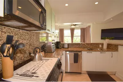 17560  Atlantic Blvd, Unit #215, Sunny Isles Beach, FL 33160 - Photo 6