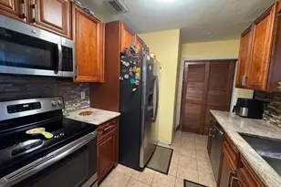 31 NE 57th Ct, Fort Lauderdale, FL 33334 - Photo 4