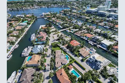 2520  Laguna Ter, Fort Lauderdale, FL 33316 - Photo 2