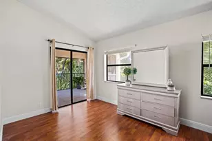 102 Liberty Ct, Deerfield Beach, FL 33442 - Photo 12