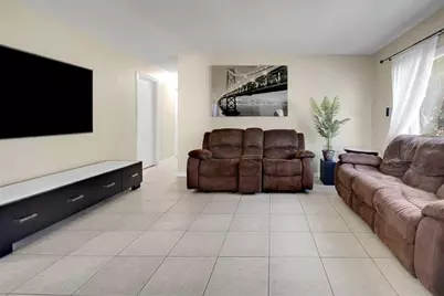 2440 NW 98th Ln, Coral Springs, FL 33065 - Photo 6
