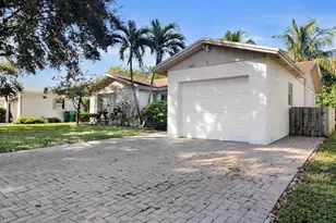 2440 NW 98th Ln, Coral Springs, FL 33065 - Photo 2