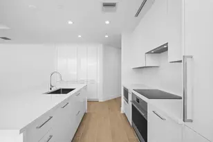 153 N Seabreeze Unit, Fort Lauderdale, FL 33304 - Photo 2