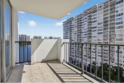 2750 NE 183rd St, Unit #911, Aventura, FL 33160 - Photo 30