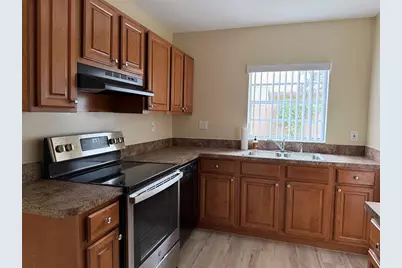602 NE 38th St, Oakland Park, FL 33334 - Photo 18
