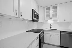 2970 NE 16th Ave, Oakland Park, FL 33334 - Photo 8