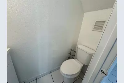 2710 W 76th St, Unit #207, Hialeah, FL 33016 - Photo 18