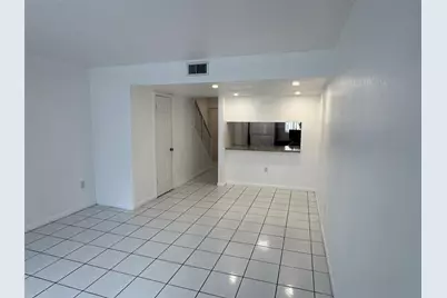 2710 W 76th St, Unit #207, Hialeah, FL 33016 - Photo 4