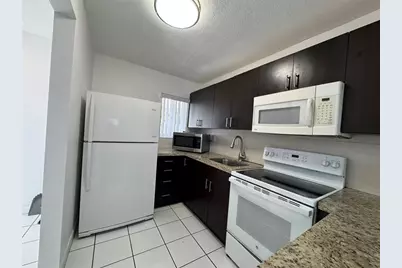 2710 W 76th St, Unit #207, Hialeah, FL 33016 - Photo 6