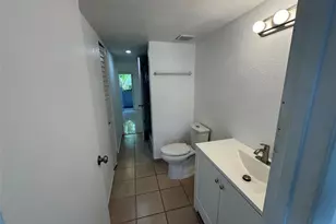 2710 W 76th St, Hialeah, FL 33016 - Photo 16