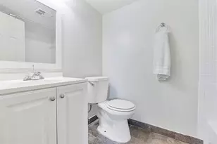 5843 Blueberry Ct, Fort Lauderdale, FL 33313 - Photo 8