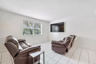 5843 Blueberry Ct, Fort Lauderdale, FL 33313 - Photo 4