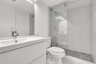 301 SE 3rd St, Dania Beach, FL 33004 - Photo 12