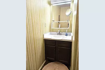 17  Vista Palm Ln, Unit #202, Vero Beach, FL 32962 - Photo 16