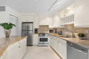 3000 Holiday Dr, Fort Lauderdale, FL 33316 - Photo 6