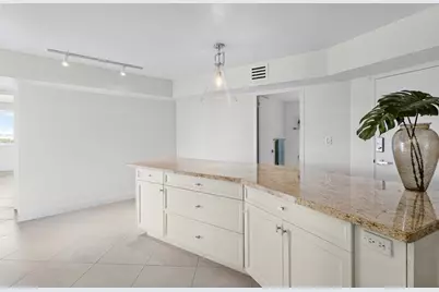 3000  Holiday Dr, Unit #1104, Fort Lauderdale, FL 33316 - Photo 8