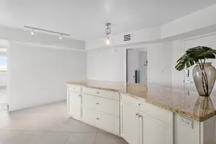 3000 Holiday Dr, Fort Lauderdale, FL 33316 - Photo 8