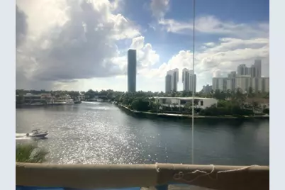 19667 Turnberry Way #4J, Miami, FL 33180 - Photo 1