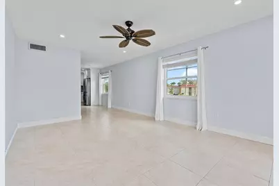 5  Vista Palm Ln, Unit #207, Vero Beach, FL 32962 - Photo 6